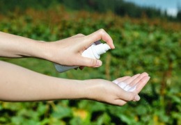 使用防曬噴霧也要注意保護肺部?。?！